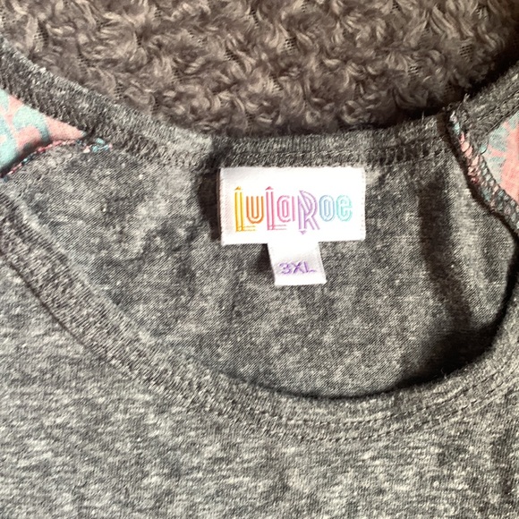 LuLaRoe top 3x - Picture 2 of 4